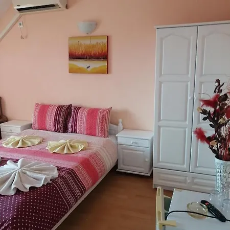 Affittacamere Фамилна Къща Авджиеви *