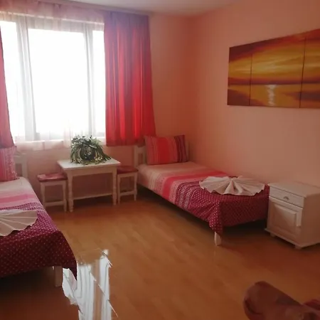 Фамилна Къща Авджиеви 게스트하우스 프리모르스코